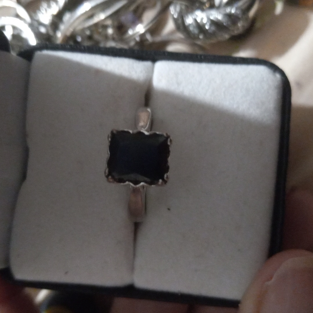 Size 7 black stone ring